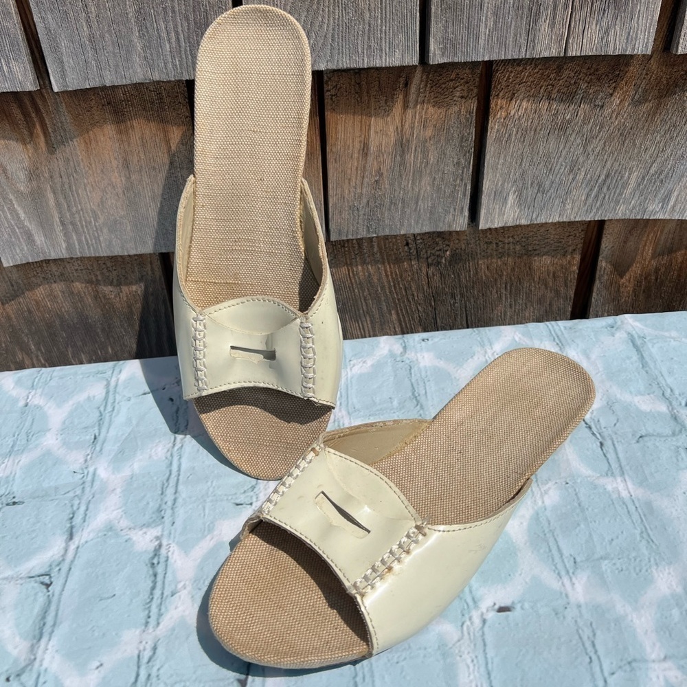 Lands End Sz 10M Patent Ivory Slip-On Slide Massage Sole Burlap Footbed Sandal